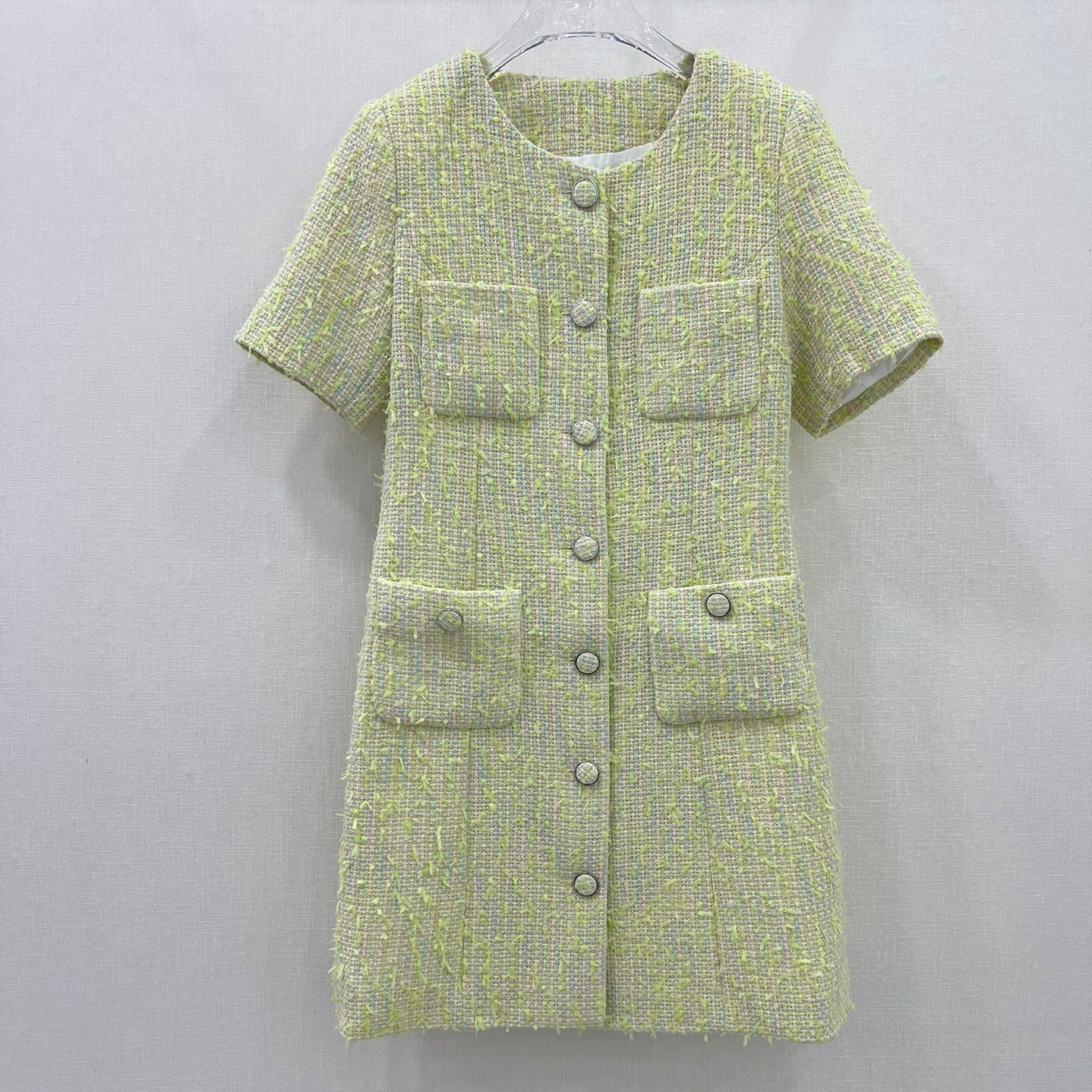 샤넬 CHANEL 2024 SS 포켓 단추장식 트위드 반팔 여성 원피스 커스텀급