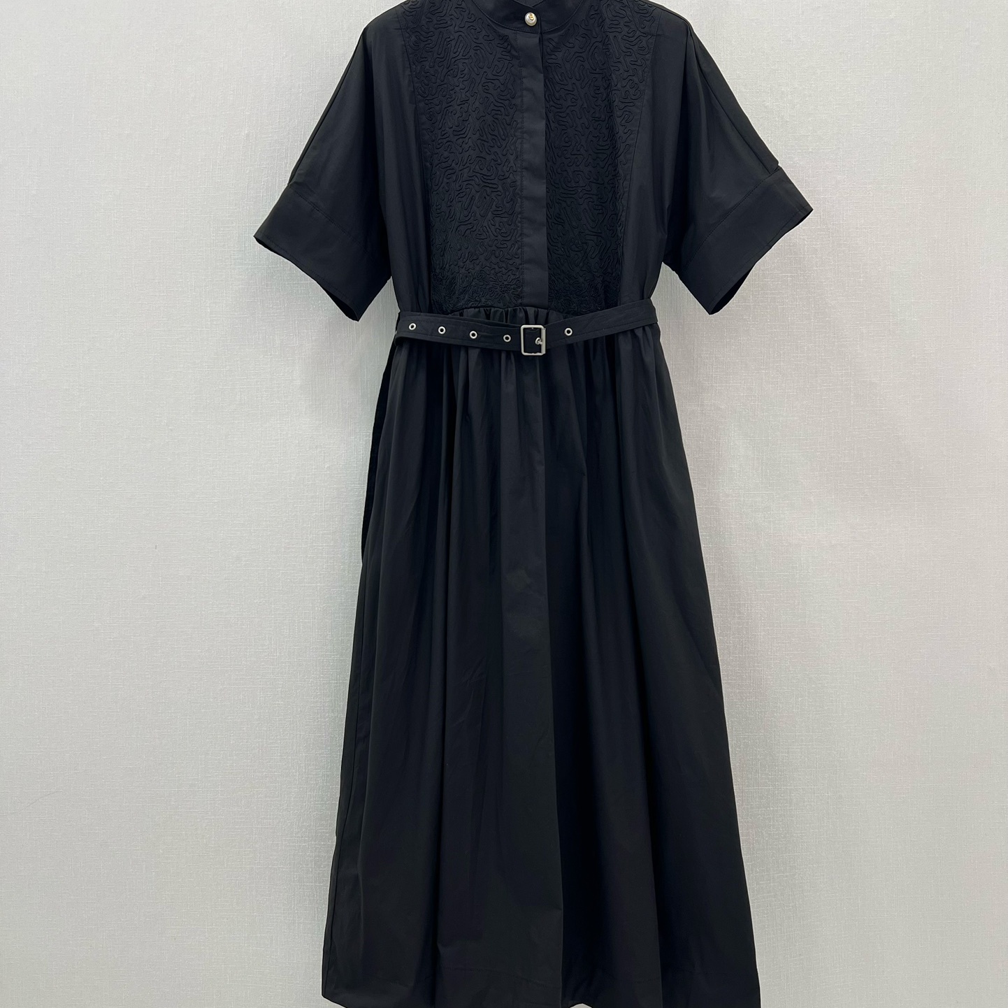 디올 DIOR 2024 SS 캐릭터 로고 자수 벨트장식 블랙 반팔 여성 원피스 커스텀급