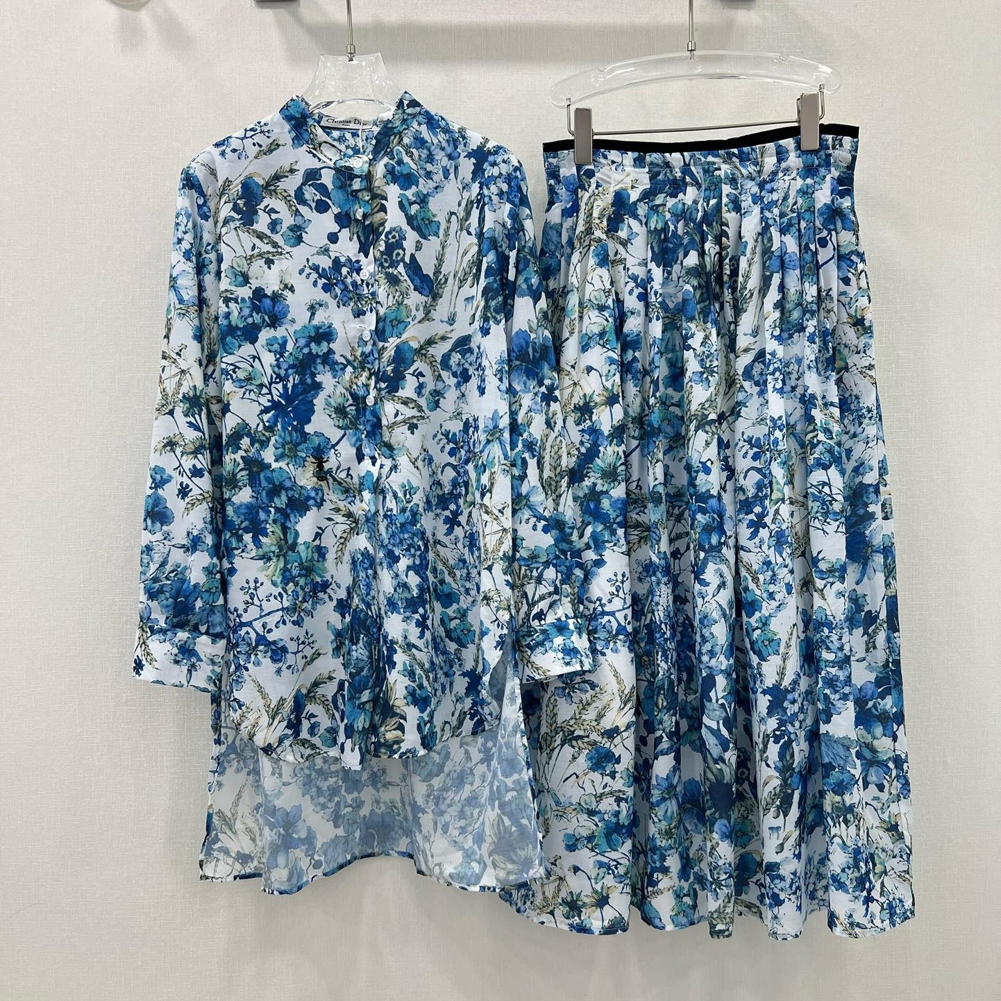 디올 DIOR 2024 SS 캐릭터 로고 플라워 긴팔 셔츠 치마 블루 여성 세트 커스텀급