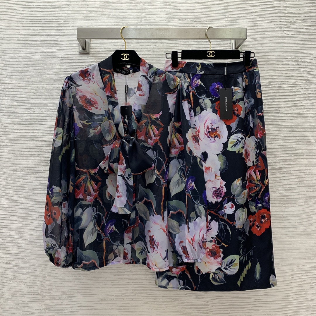 디앤지 D&G 2024 SS 캐릭터 로고 플라워 리본 셔츠 치마 여성 세트 커스텀급