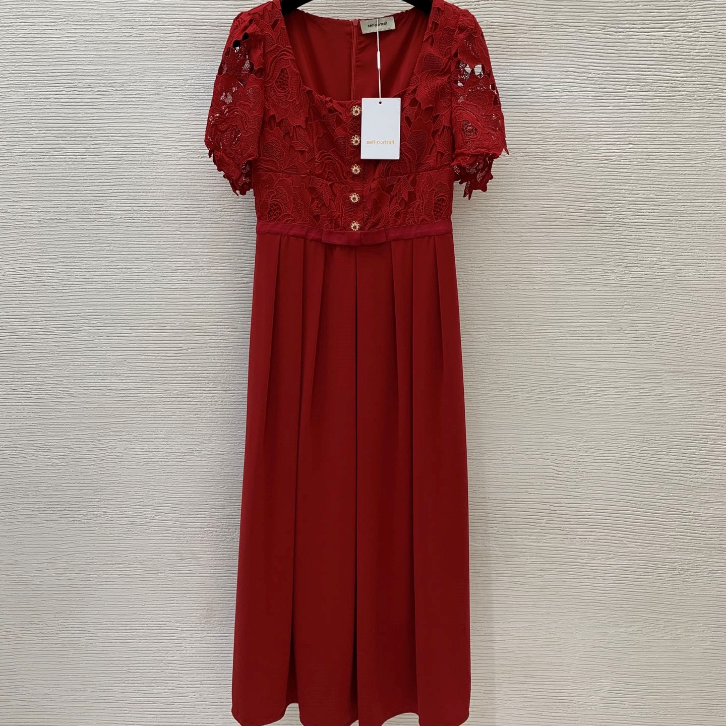 셀프 포트레이트 Self-portrait 2024 SS 캐릭터 로고 레이스 레드 여성 원피스 커스텀급