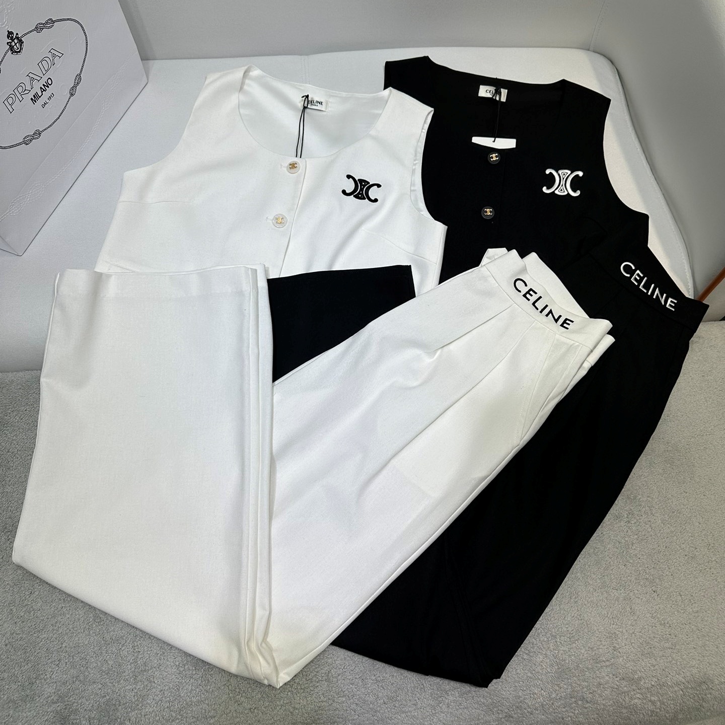 셀린느 CELINE 2024 SS 캐릭터 로고 포켓 조끼 바지 여성 세트 커스텀급