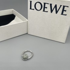 LOEWE 2024 SS 로에베 실버 캐릭터 로고 데일리 패션 여성 반지 커스텀급