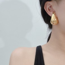 BOTTEGA VENETA 2024 SS 보테가 베네타 골드 캐릭터 럭셔리 패션 여성 귀걸이 커스텀급