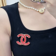 CHANEL 2024 SS 샤넬 다이아 쉘 레드 CC로고 럭셔리 패션 여성 브로치 커스텀급