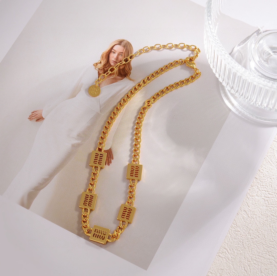 MIUMIU 2024 SS 미우미우 로고 캐릭터 골드 럭셔리 패션 여성 목걸이 커스텀급