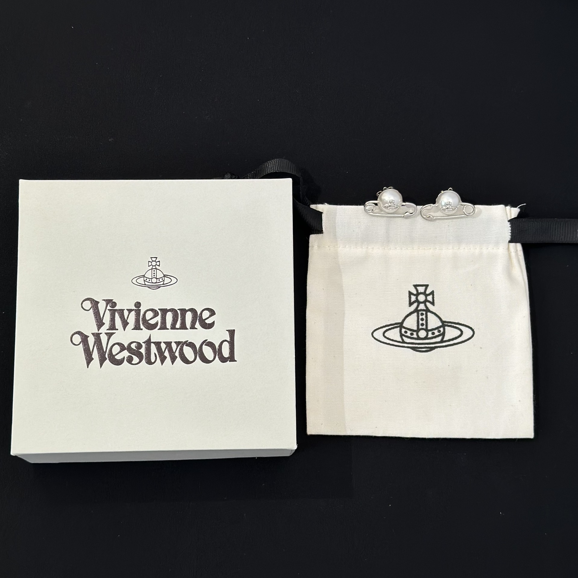 VIVIENNE WESTWOOD 2024 SS 비비안 웨스트우드 캐릭터 진주 럭셔리 패션 여성 귀걸이 커스텀급