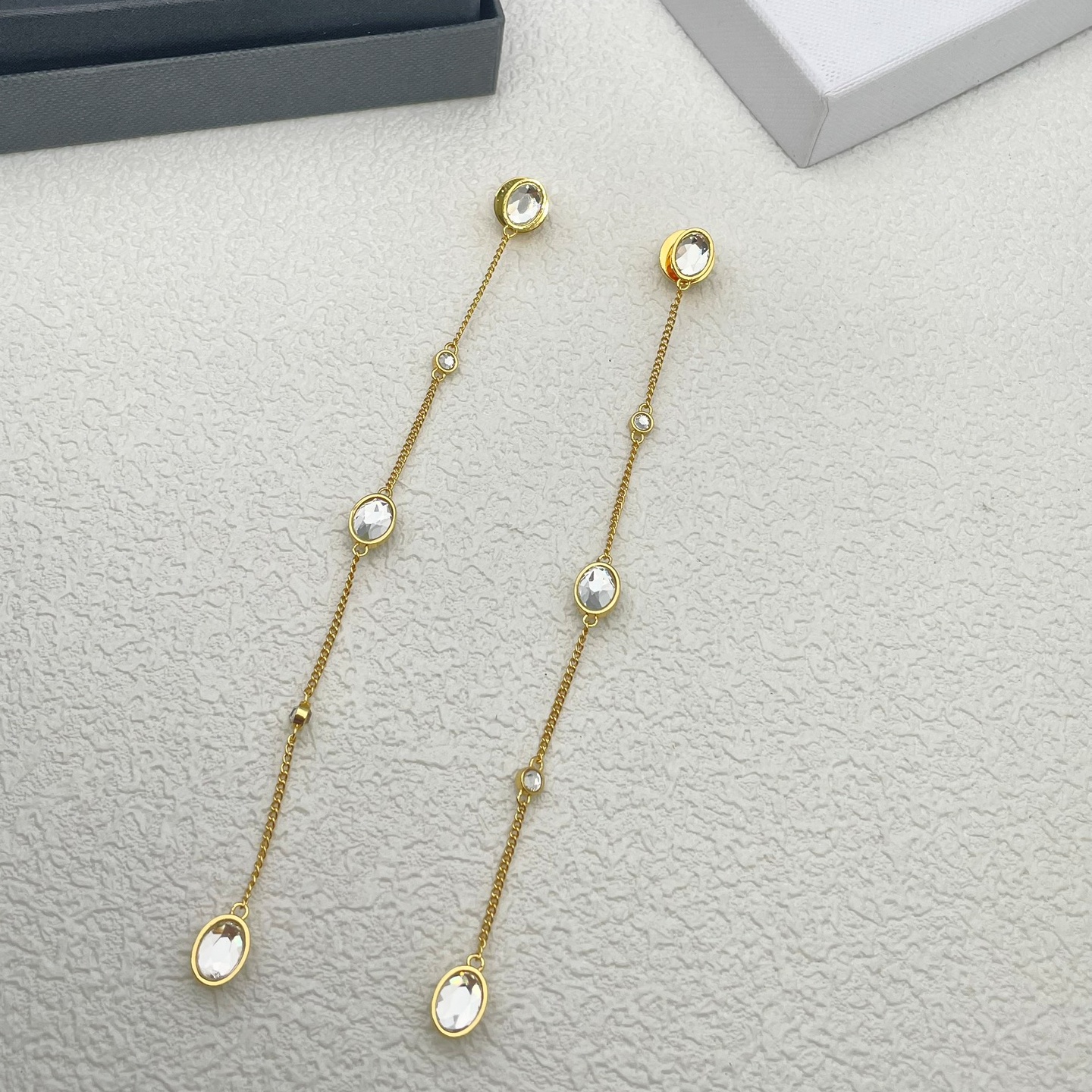MIUMIU 2024 SS 미우미우 다이아 골드 럭셔리 패션 여성 귀걸이 커스텀급
