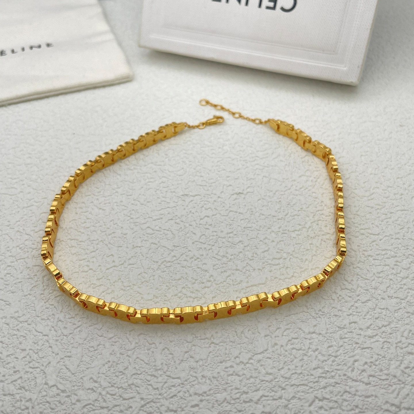 CÉLINE 2024 SS 셀린느 캐릭터 골드 럭셔리 패션 여성 목걸이 커스텀급