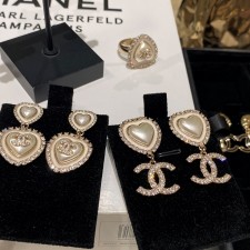 CHANEL 2024 SS 샤넬 다이아 골드라인 럭셔리 패션 여성 귀걸이 커스텀급