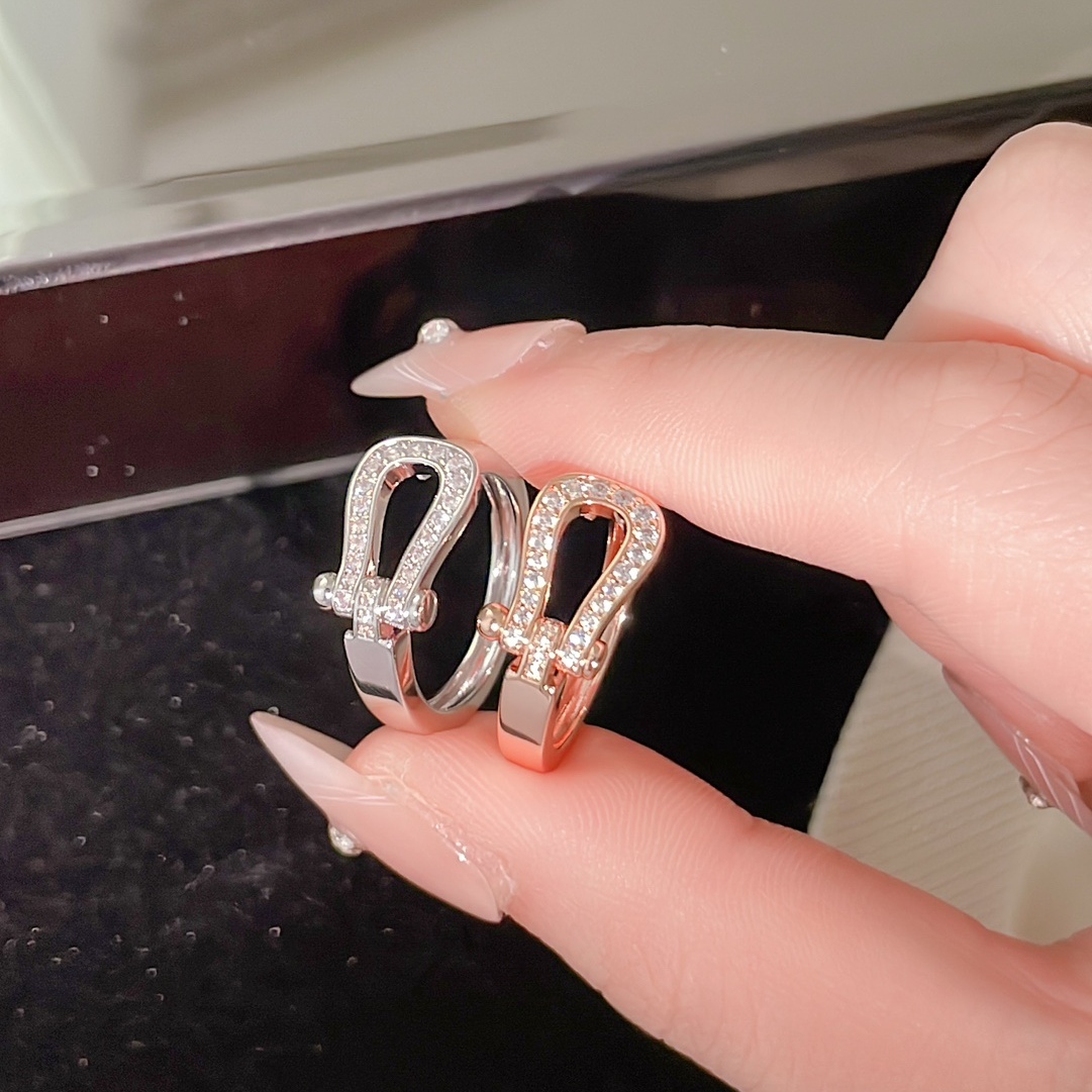 FENDI 2024 SS 펜디 캐릭터 다이아 로 럭셔리 패션 여성 반지 커스텀급