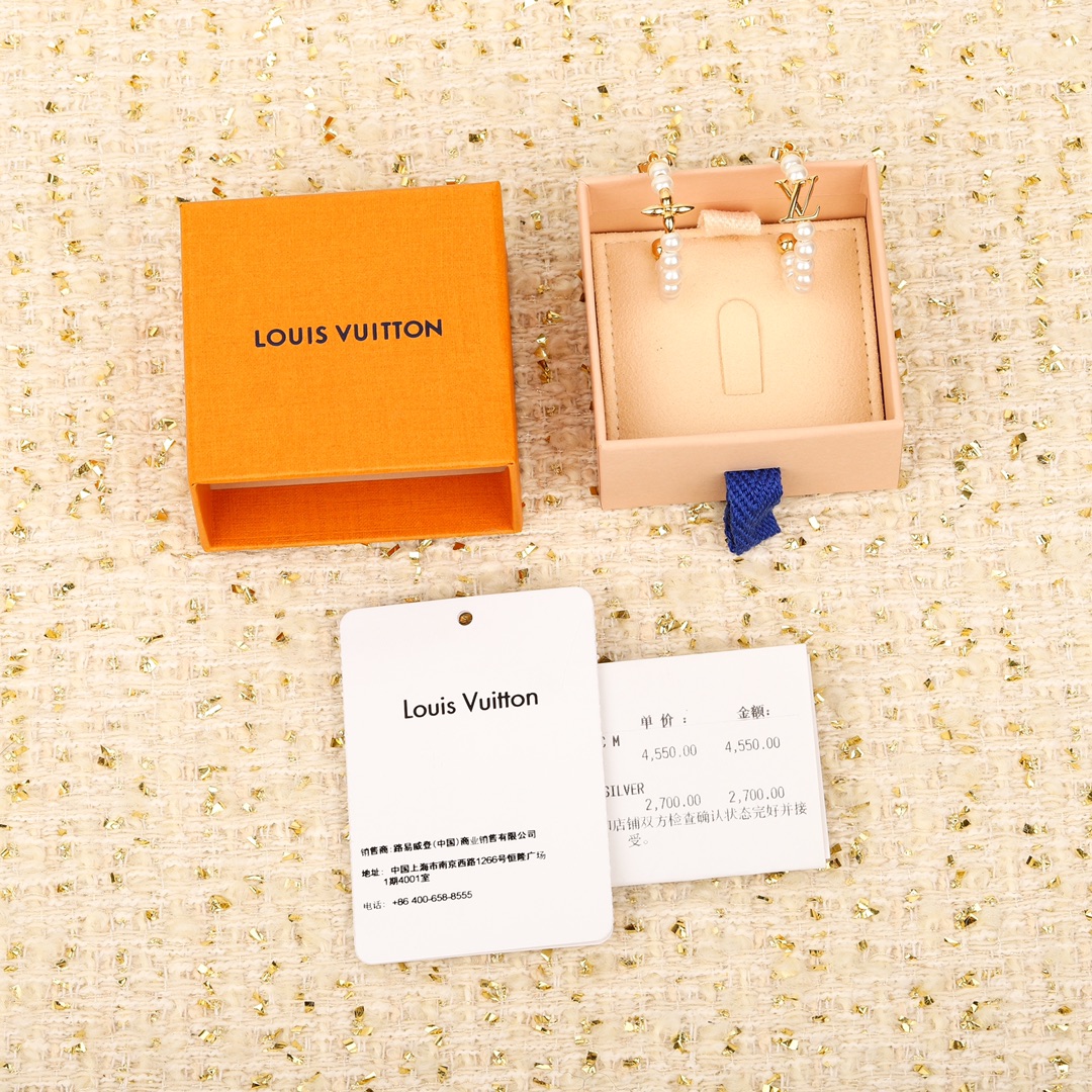 LOUIS VUITTON 2024 SS 루이비통 모노그램 로고 진주 럭셔리 패션 여성 귀걸이 커스텀급