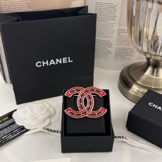 CHANEL 2024 SS 샤넬 레드 체인 CC로고 럭셔리 패션 여성 브로치 커스텀급