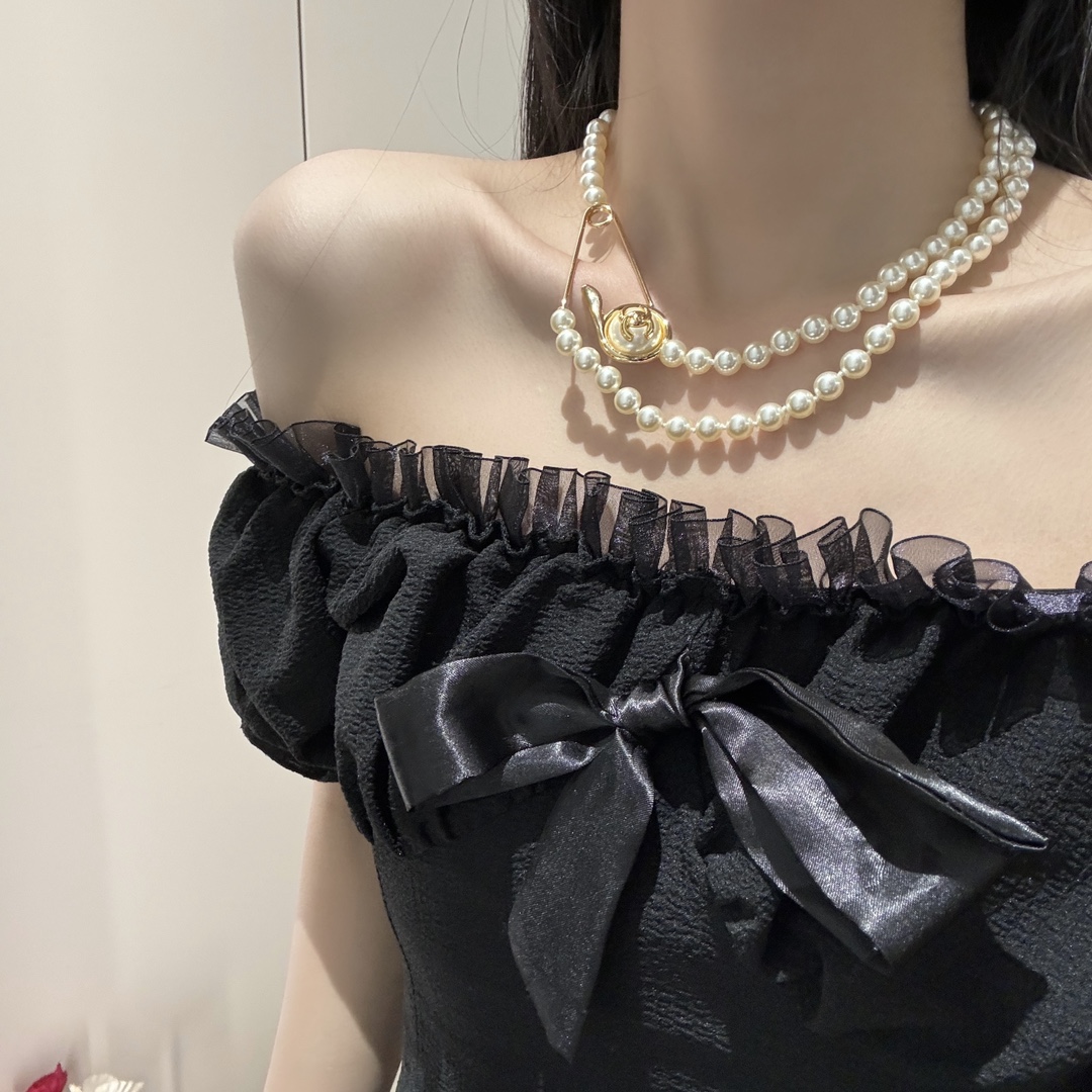 CHANEL 2024 SS 샤넬 진주 CC로고 핀장식 럭셔리 패션 여성 목걸이 커스텀급