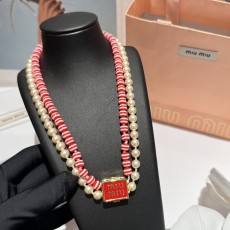 MIUMIU 2024 SS 스트라이프 진주 골드 럭셔리 패션 여성 목걸이 커스텀급