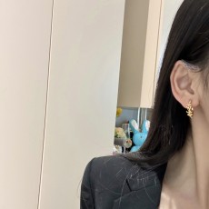LOUIS VUITTON 2024 SS 캐릭터 로고 다이아 럭셔리 패션 여성 귀걸이 커스텀급