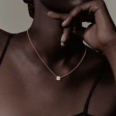 HERMES 2024 SS 에르메스 다이아 로고 럭셔리 패션 여성 목걸이 커스텀급
