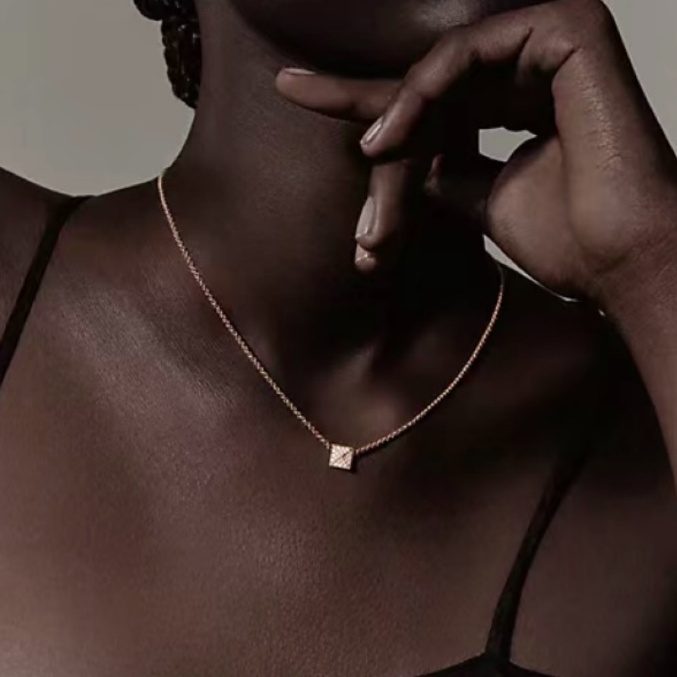 HERMES 2024 SS 에르메스 다이아 로고 럭셔리 패션 여성 목걸이 커스텀급