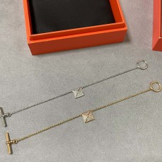 HERMES 2024 SS 에르메스 다이아 로고 럭셔리 패션 여성 팔찌 커스텀급