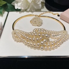 DIOR 2024 SS 디올 진주장식 골드 럭셔리 패션 여성 목걸이 커스텀급