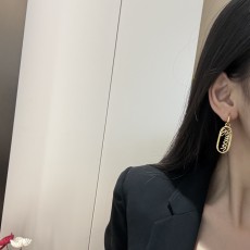 GUCCI 2024 SS 구찌 캐릭터 골드 럭셔리 패션 여성 헤어밴드 귀걸이 커스텀급