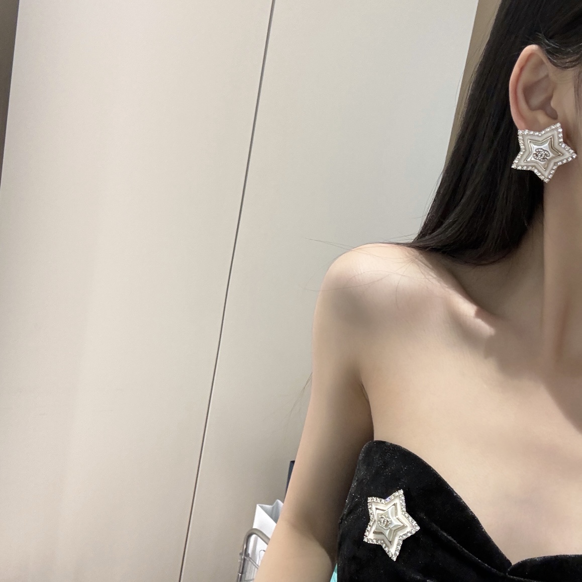 CHANEL 2024 SS 샤넬 다이아 캐릭터 로고 럭셔리 패션 여성 귀걸이 브로치 커스텀급