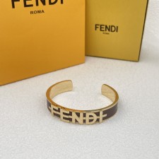 FENDI 2024 SS 펜디 캐릭터 로고 럭셔리 패션 여성 팔찌 커스텀급