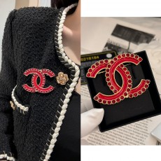 CHANEL 2024 SS 샤넬 캐릭터 다이아 CC로고 레드 럭셔리 패션 여성 귀걸이 브로치 커스텀급