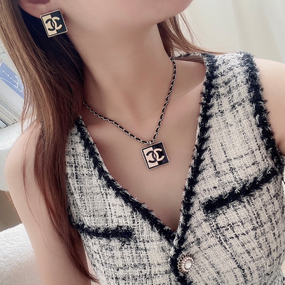 CHANEL 2024 SS 샤넬 캐릭터 CC로고 체인 럭셔리 패션 여성 목걸이 커스텀급