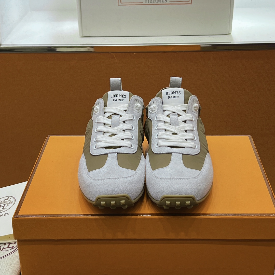 HERMES 2024 SS 에르메스 캐릭터 그레이브라운 투톤 스웨이드 남성 스니커즈 커스텀급