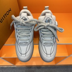 LOUIS VUITTON 2024 SS 루이비통 모노그램 캐릭터 화이트그레이 남성 스니커즈 커스텀급