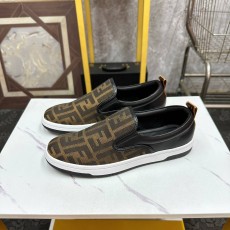 FENDI 2024 SS 펜디 캐릭터 F로고 브라운 블랙텝 남성 슬립온 커스텀급