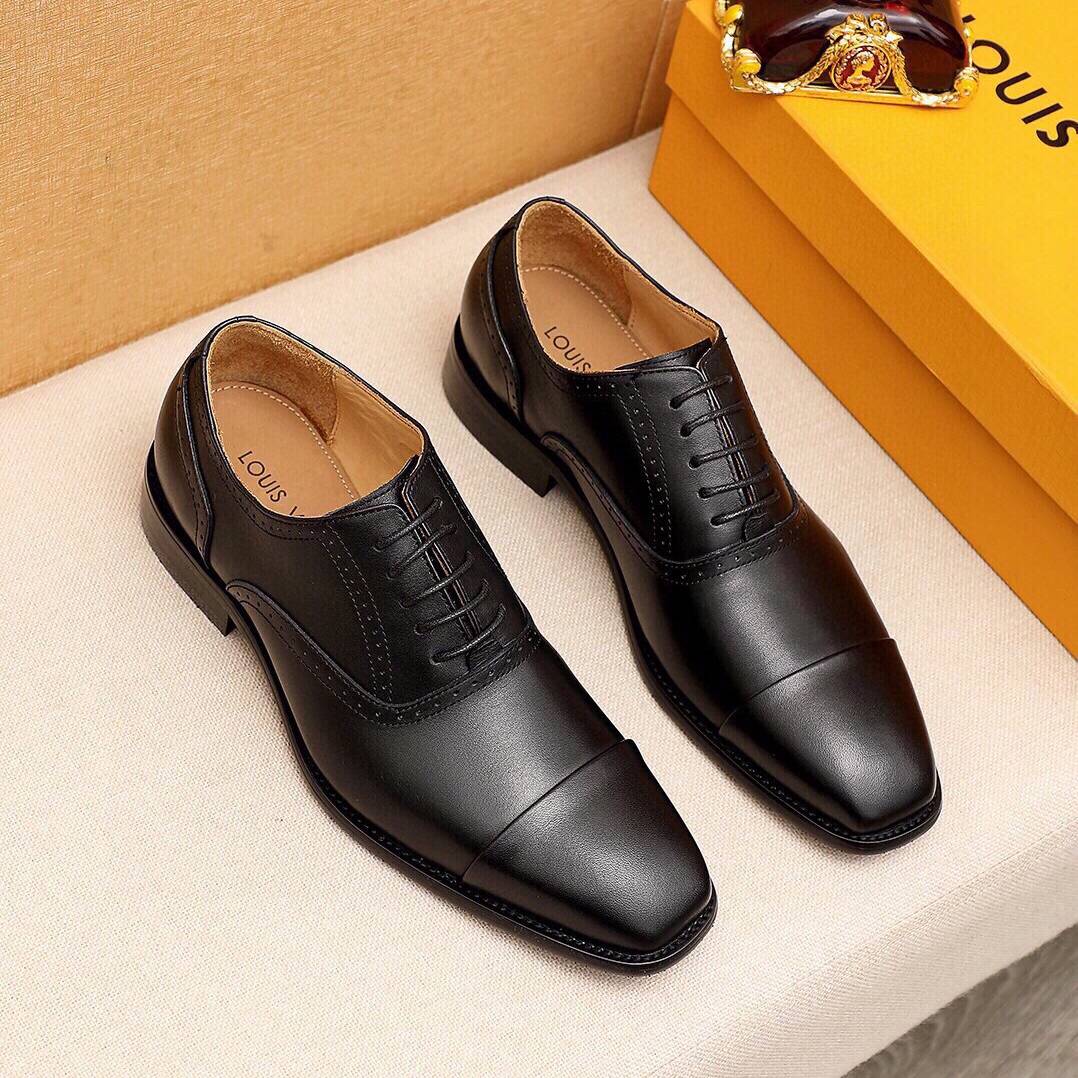 LOUIS VUITTON 2024 SS 루이비통 퍼포라인 캐릭터 로고 블랙 투톤 남성 구두 커스텀급