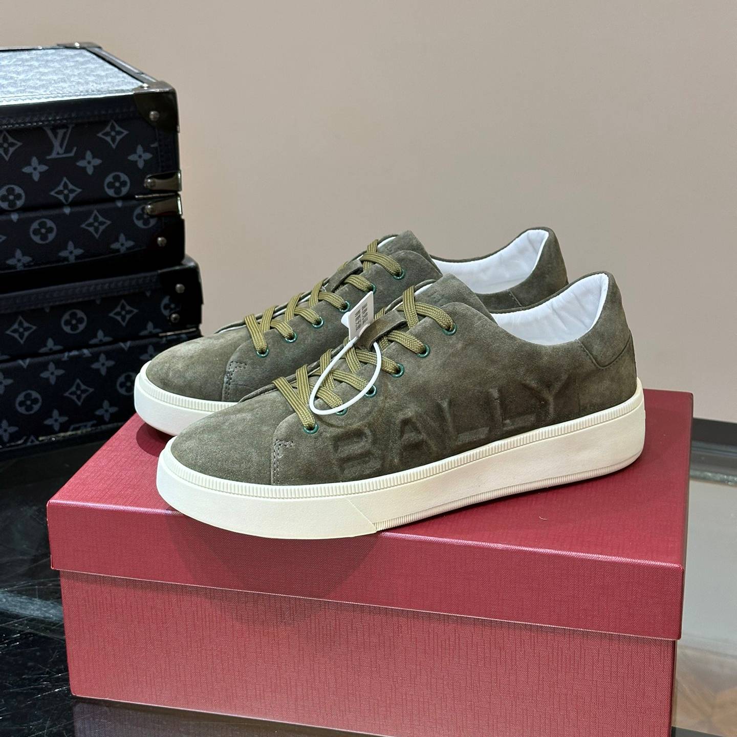 BALLY 2024 SS 발리 각인로고 캐릭터 스웨이드 그린 남성 스니커즈 커스텀급