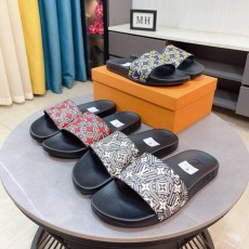 LOUIS VUITTON 2024 SS 루이비통 캐릭터 로고 남성 슬리퍼 커스텀급