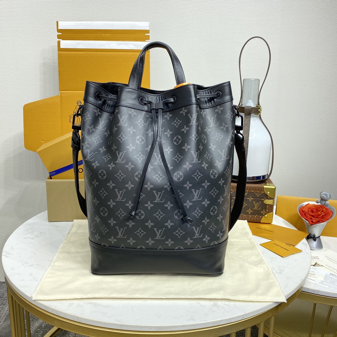LOUIS VUITTON 2024 SS 루이비통 모노그램 블랙 맥시 노에 슬링백 M46693 여성 가방 커스텀급