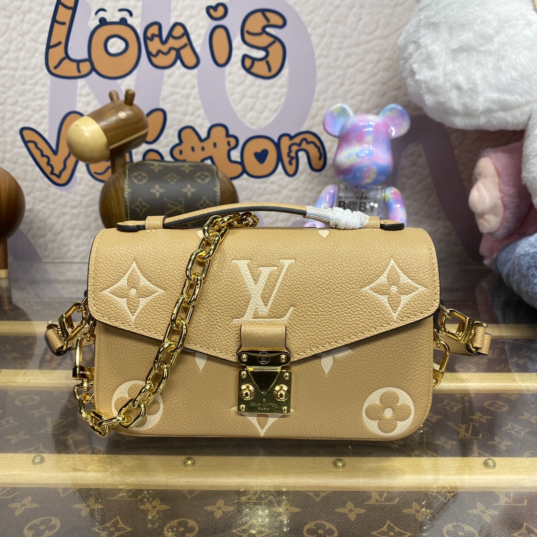 LOUIS VUITTON 2024 SS 루이비통 모노그램 포쉐트 메스트 이스트 웨스트 토트백 M23940 여성 가방 커스텀급