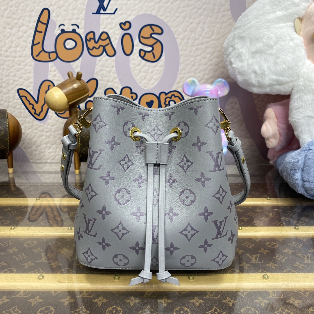 LOUIS VUITTON 2024 SS 루이비통 모노그램 민트 네오 노에 BB 숄더백 M12749 여성 가방 커스텀급