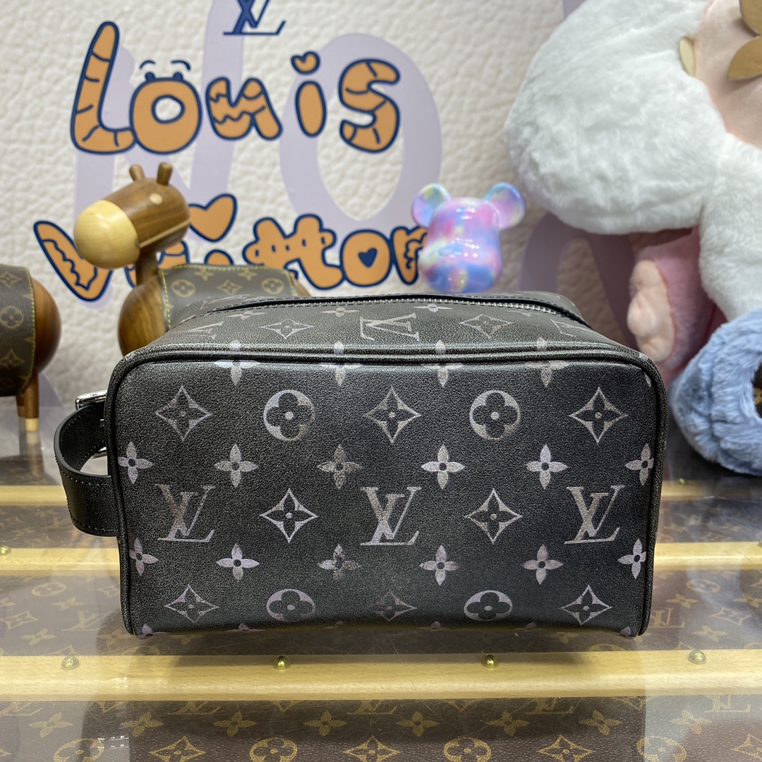 LOUIS VUITTON 2024 SS 루이비통 모노그램 포쉐트 볼가 클러치백 M11670 남성 가방 커스텀급