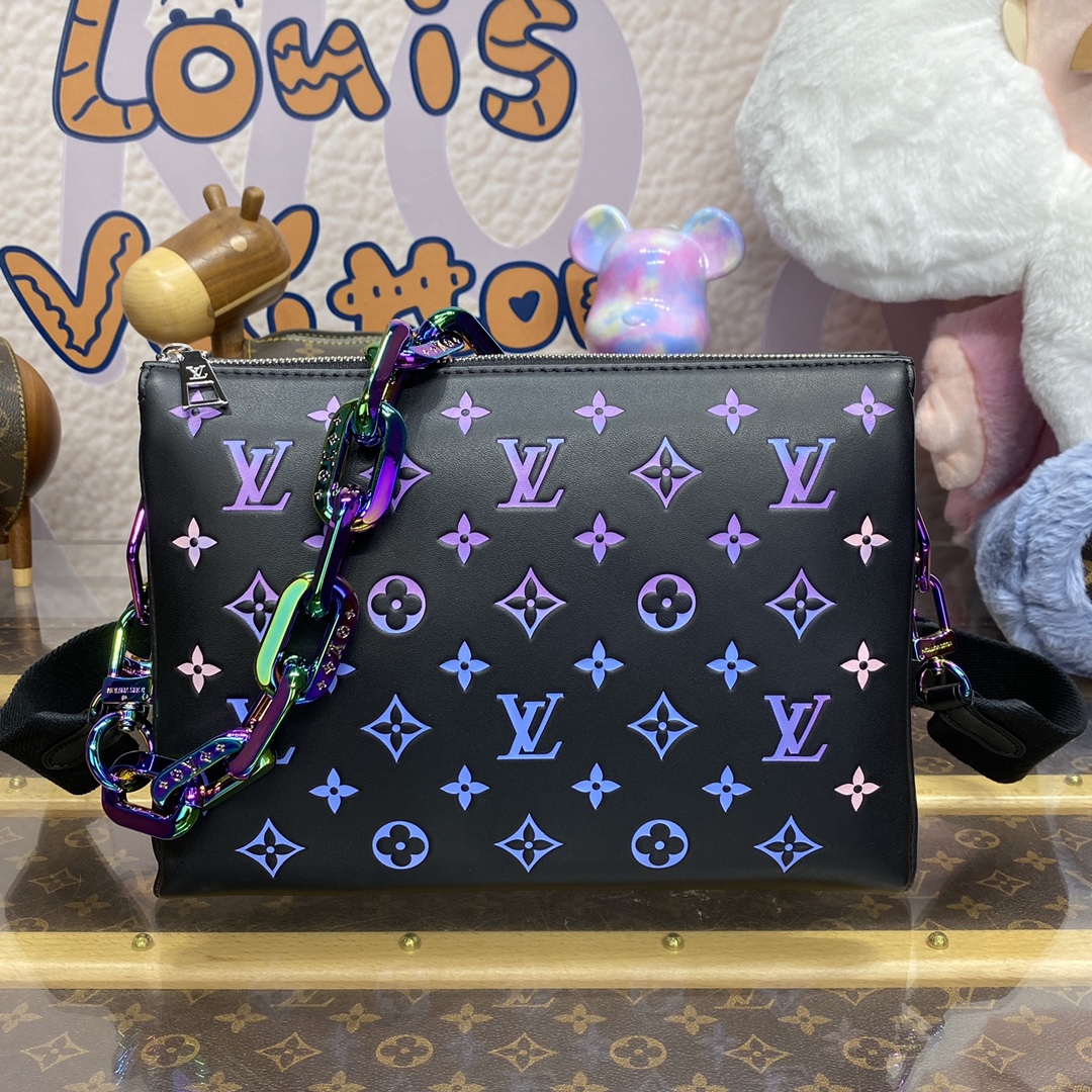 LOUIS VUITTON 2024 SS 루이비통 모노그램 블랙 럭셔리 쿠상 PM 클러치백 M23618 여성 가방 커스텀급