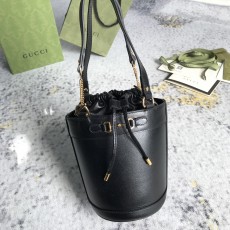 GUCCI 2024 SS 구찌 홀스빗 1955 스몰 버킷백 블랙 637115 여성 가방 커스텀급