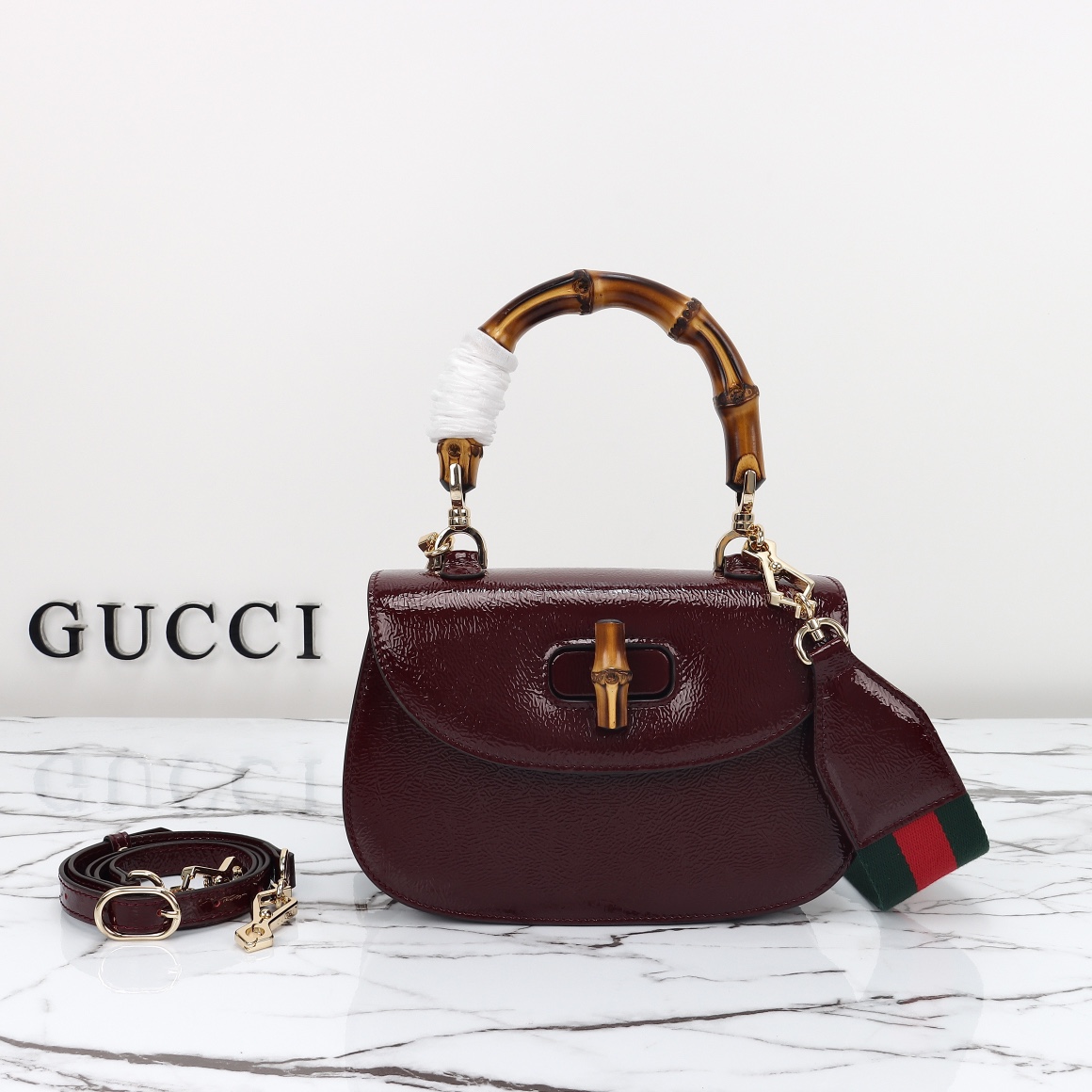 GUCCI 2024 SS 구찌 뱀부 1947 스몰 탑 핸들백 버건디 675797 여성 가방 커스텀급