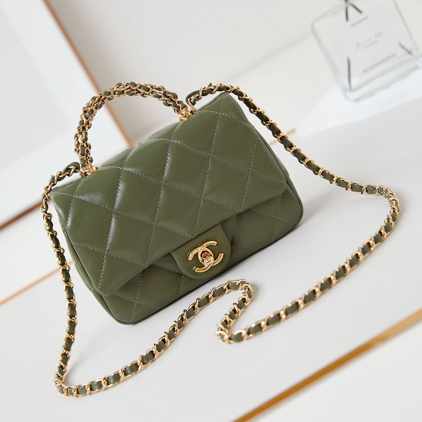 CHANEL 2024 SS 샤넬 체인 램스킨 핸들 미니 플랩백 그린 AS5032 여성 가방 커스텀급