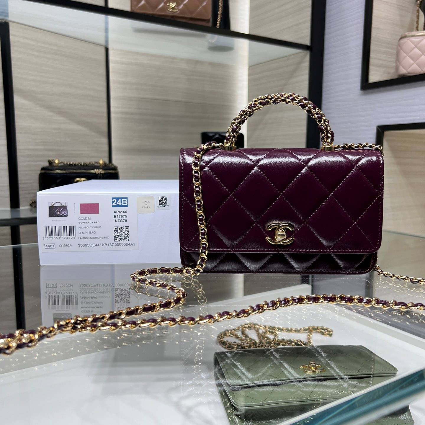 CHANEL 2024 SS 샤넬 체인 램스킨 핸들 미니 WOC백 버건디 AP4166 여성 가방 커스텀급