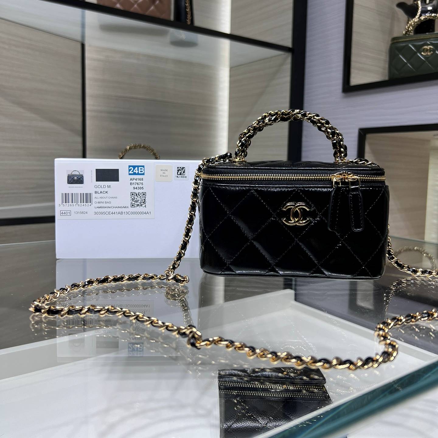CHANEL 2024 SS 샤넬 체인 램스킨 핸들 베니티 미니백 블랙 AP4168 여성 가방 커스텀급
