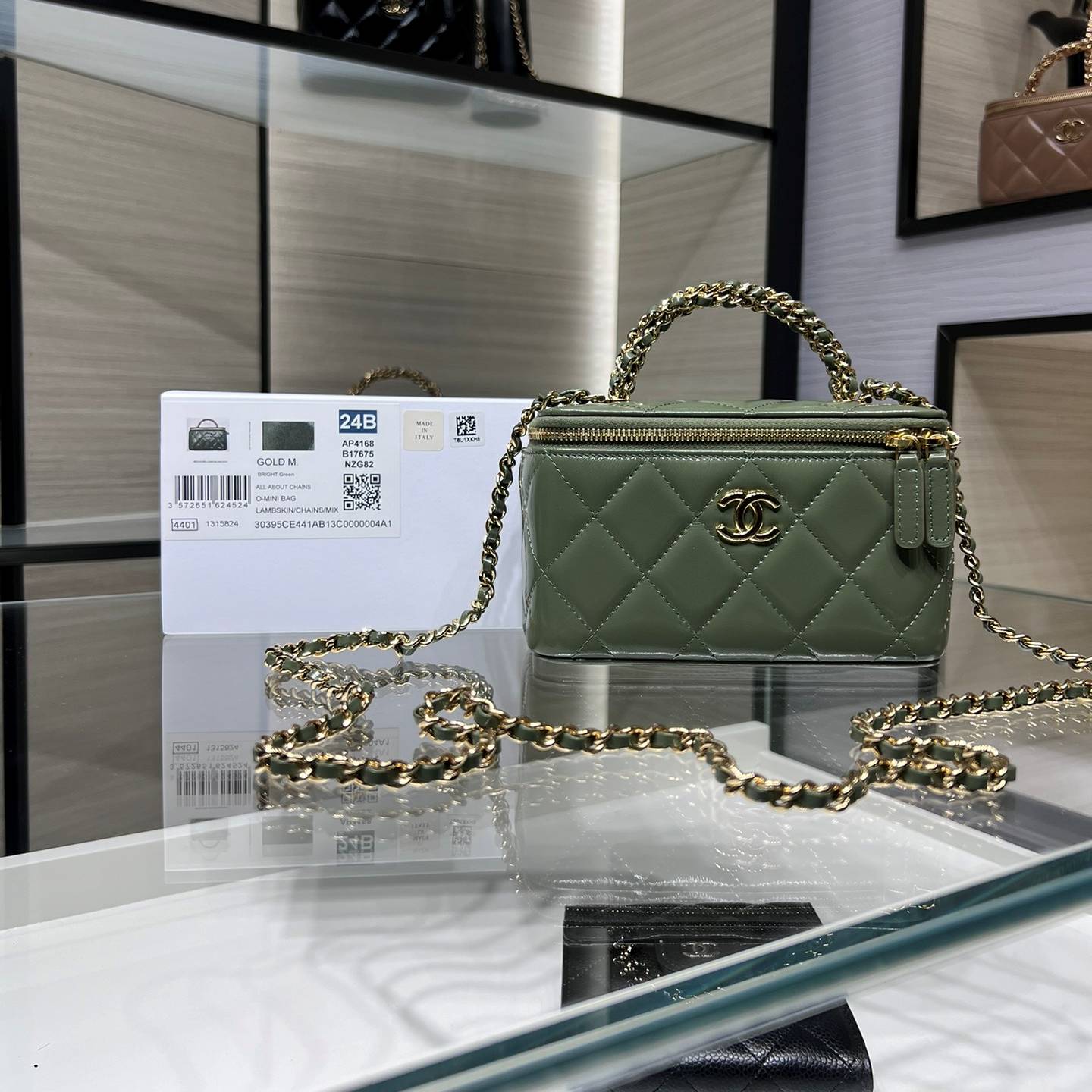 CHANEL 2024 SS 샤넬 체인 램스킨 핸들 베니티 미니백 그린 AP4168 여성 가방 커스텀급