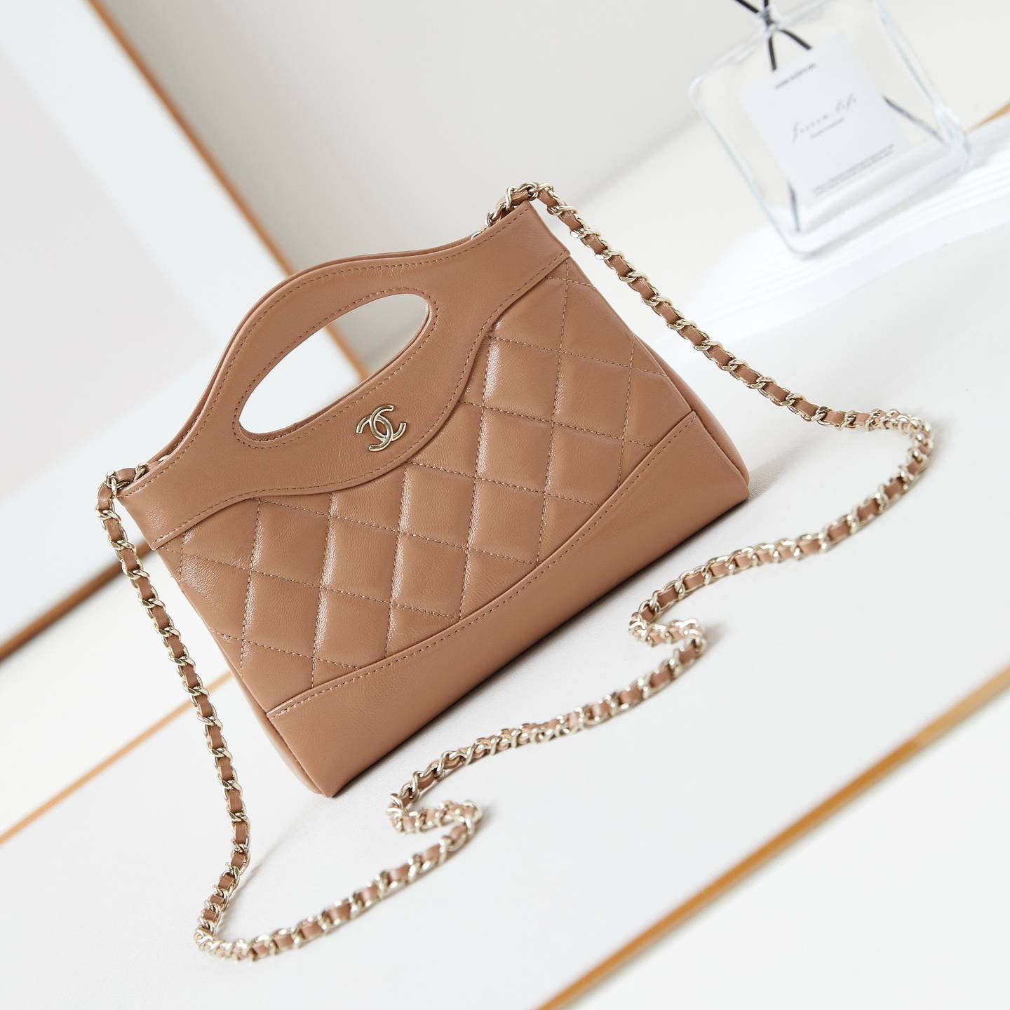 CHANEL 2024 SS 샤넬 체인 램스킨 31 나노 토트백 베이지 AS3656 여성 가방 커스텀