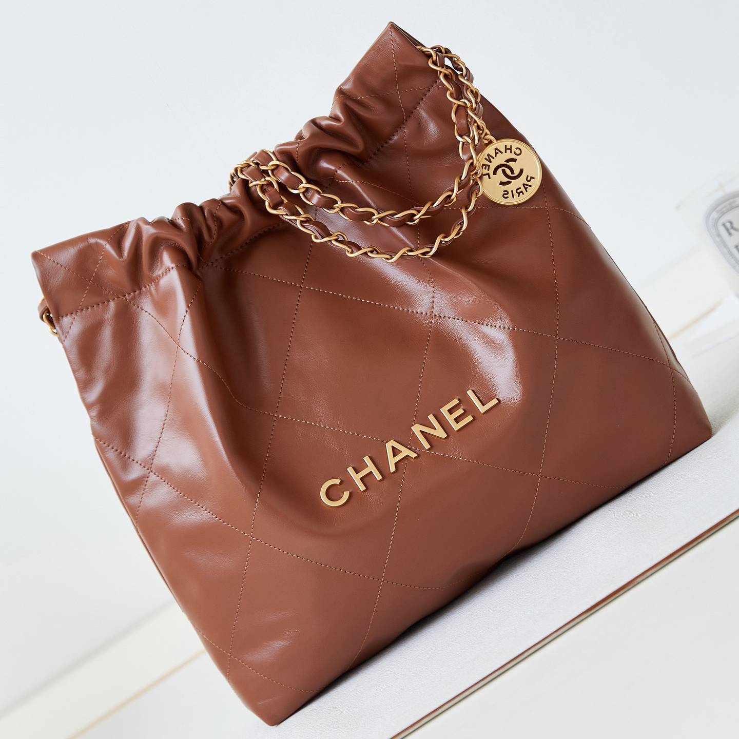 CHANEL 2024 SS 샤넬 체인 램스킨 골드메탈 22 스몰 호보백 카멜 AS3260 여성 가방 커스텀급