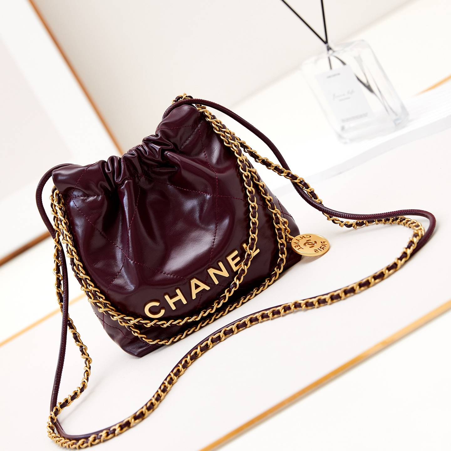 CHANEL 2024 SS 샤넬 체인 램스킨 골드메탈 22 미니 호보백 버건디 AS3980 여성 가방 커스텀급