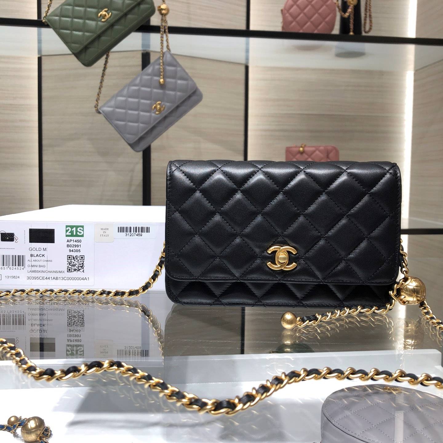 CHANEL 2024 SS 샤넬 체인 램스킨 골드볼 WOC백 블랙 AP1450 여성 가방 커스텀급